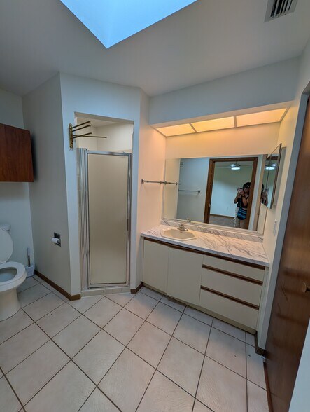 Building Photo - 517 Bearded Oaks Cir