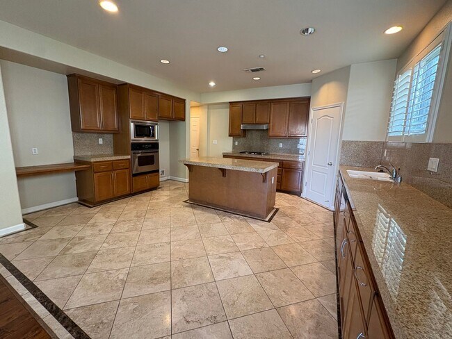 Building Photo - 2855 Sandyhills Ln