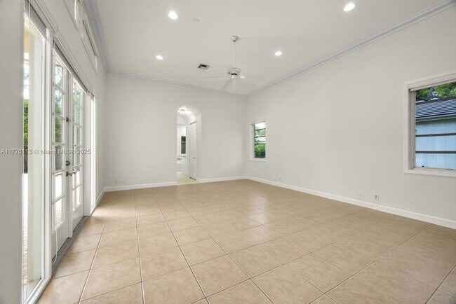 Building Photo - 11149 SW 78th Ave