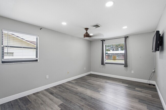 Building Photo - 1433 Ellison Ln