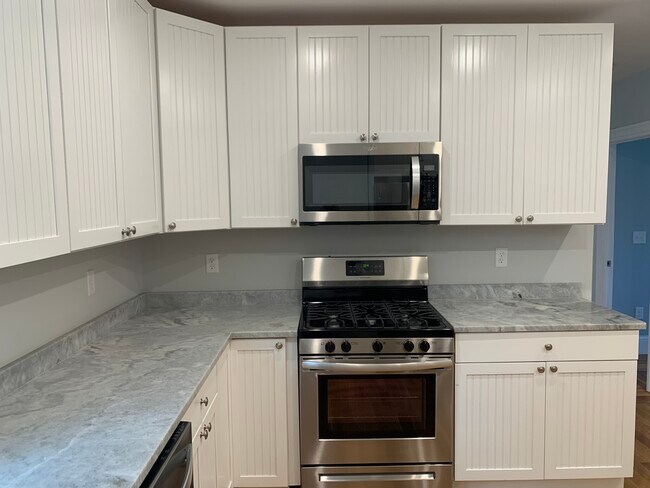 Building Photo - 307 Highland Ave