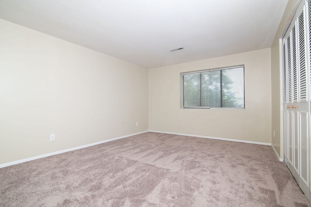 Building Photo - 150 Elm St