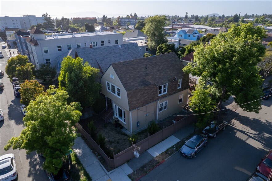 Building Photo - 2117 Ashby Ave