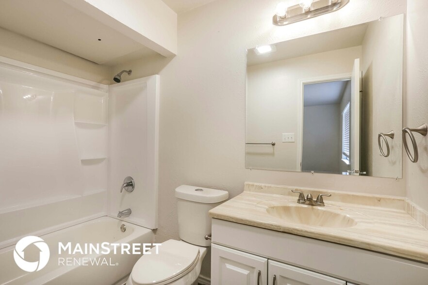 Building Photo - 603 Woodcrest Way