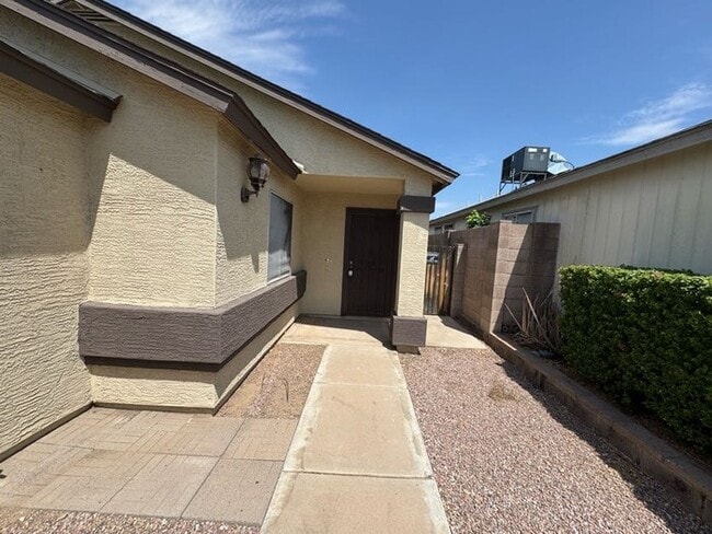 Building Photo - North Phoenix 3br With Large Backyard and ...