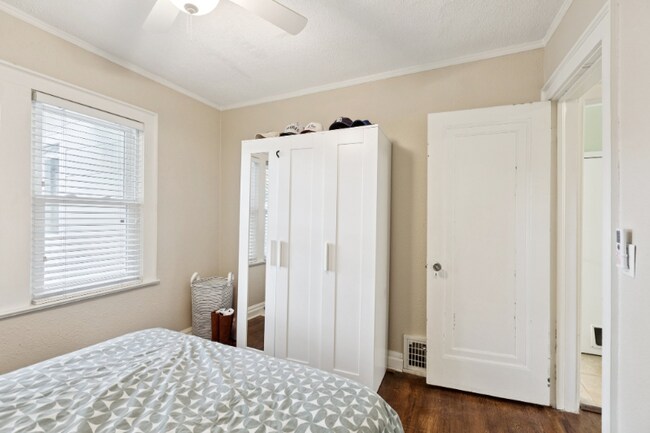 Building Photo - 7527 Madison Ave