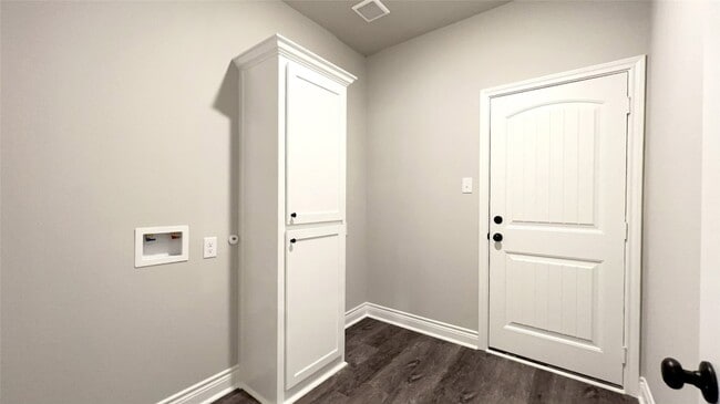 Building Photo - 805 Tippit Ln