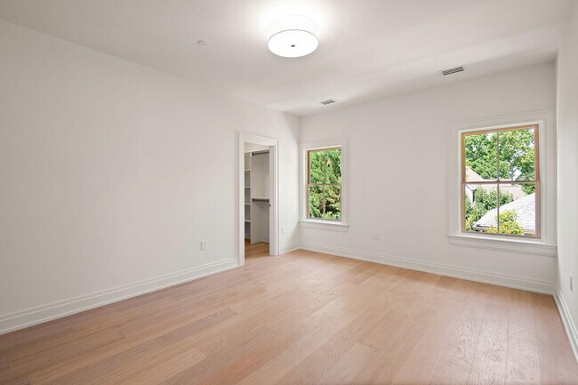 Building Photo - 5022 Cathedral Ave NW