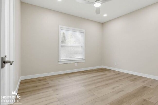 Building Photo - Beautifully Renovated 4Bdm 2Ba Apartment with Modern Finishes in San Diego!