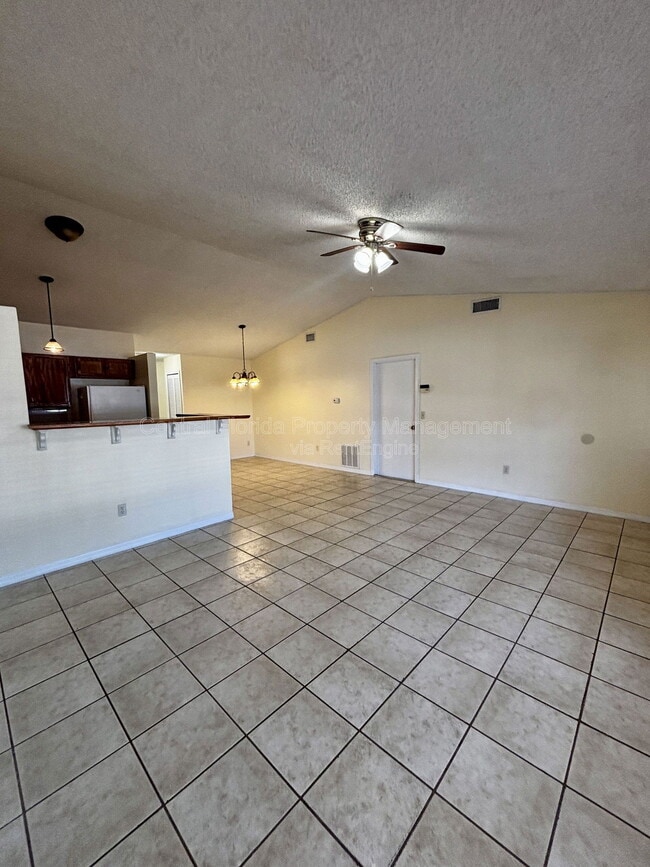 Building Photo - 1209 Roma Ct