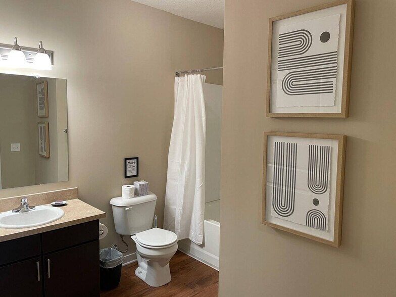 Building Photo - 6226 Oonas Way