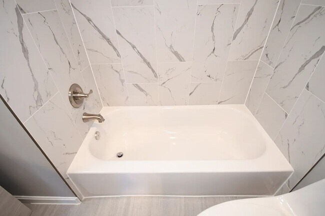 Building Photo - 1800 5th St NW