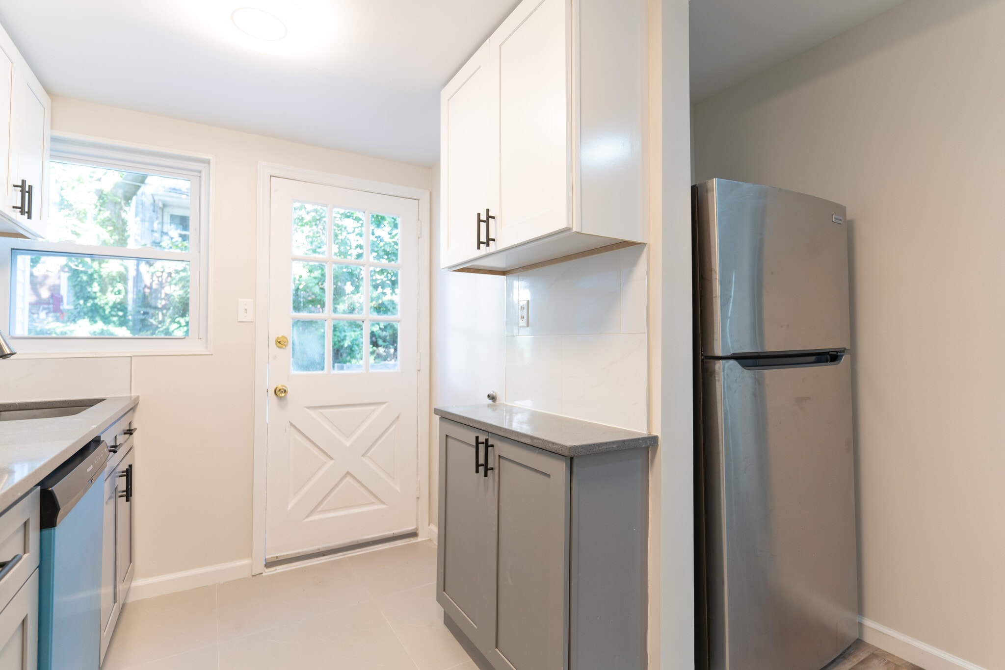 Building Photo - 920 Macadam St