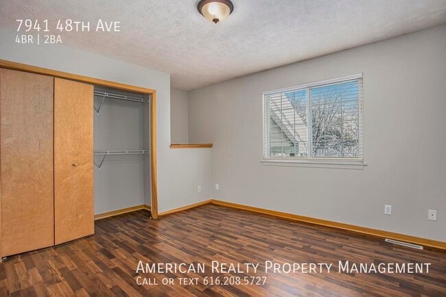 Building Photo - 7941 48th Ave