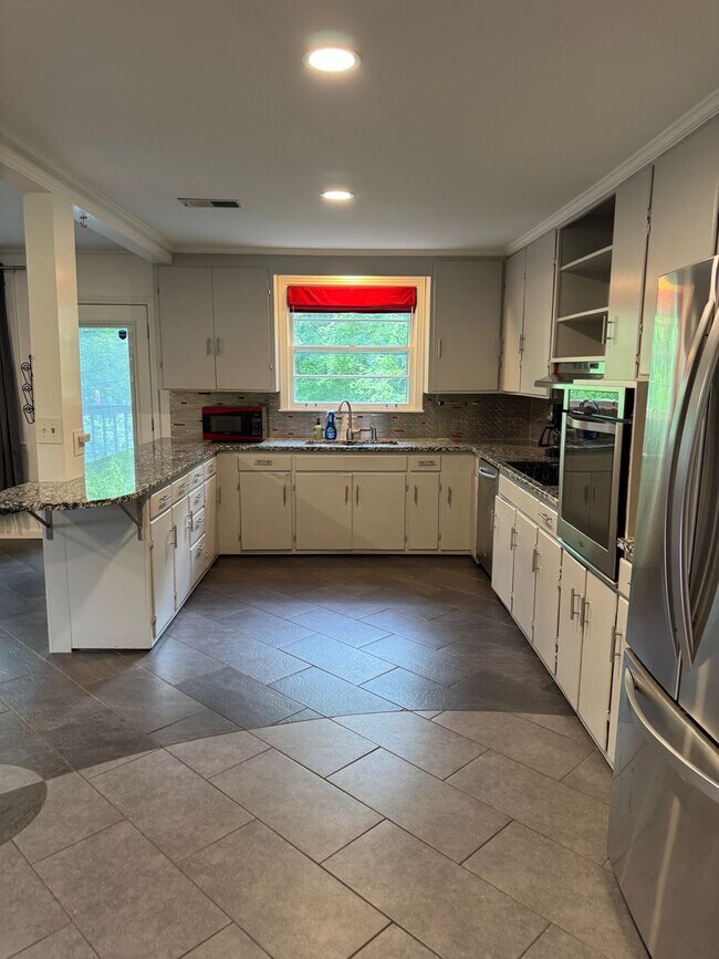 Building Photo - Updated 3BR/2BA home in South Nashville!