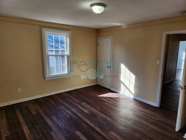 Building Photo - Great Family Home!  4BR 2 BA