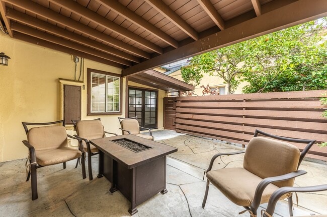 Building Photo - 1537 El Prado Ave