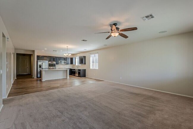 Building Photo - Modern 4 Bed Tucson Rental with Spacious K...