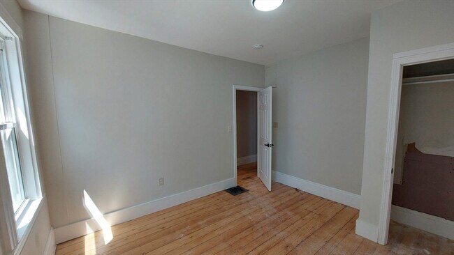 Building Photo - 9 Woodville Park
