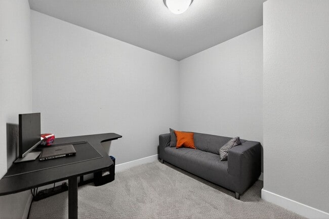 Building Photo - 8479 Cromwell Dr