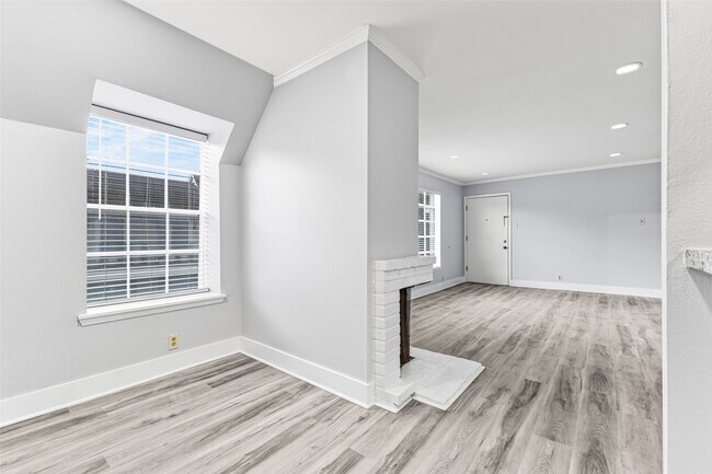 Building Photo - 2501 Marilee Ln