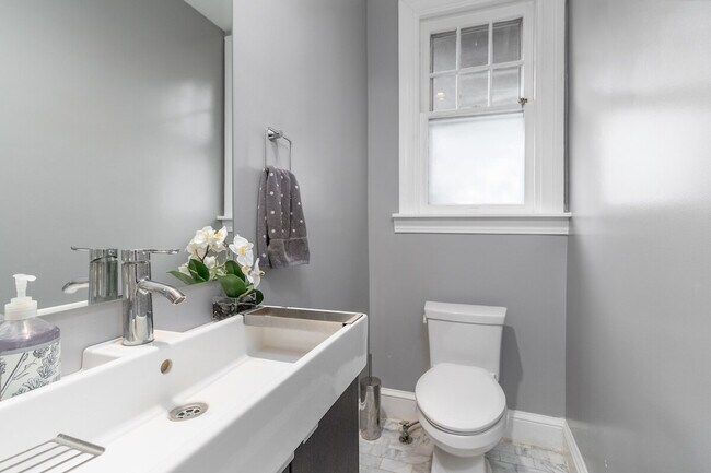 Building Photo - 2616 Connecticut Ave NW