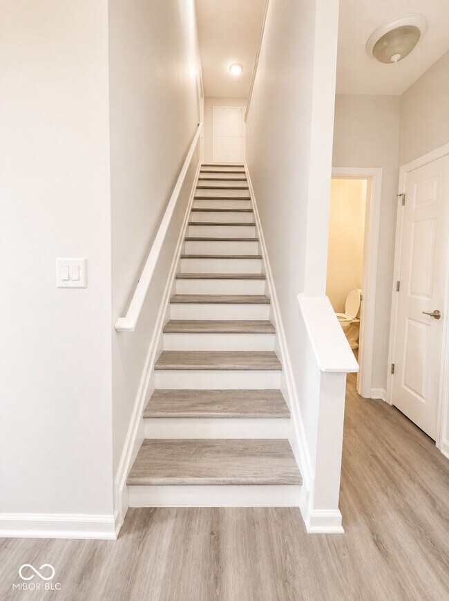 Building Photo - 10905 Lemongrass Dr