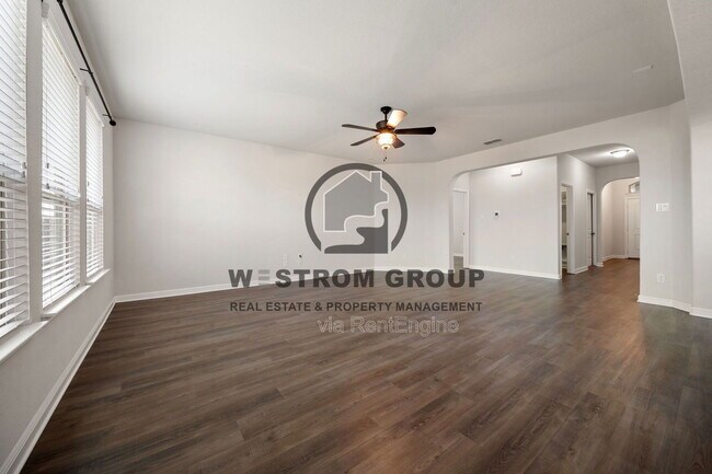 Building Photo - 1036 Cushing Dr