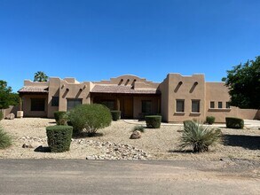 Building Photo - Gilbert 4 Bed & 3 Bath on HUGE LOT - Acre+...