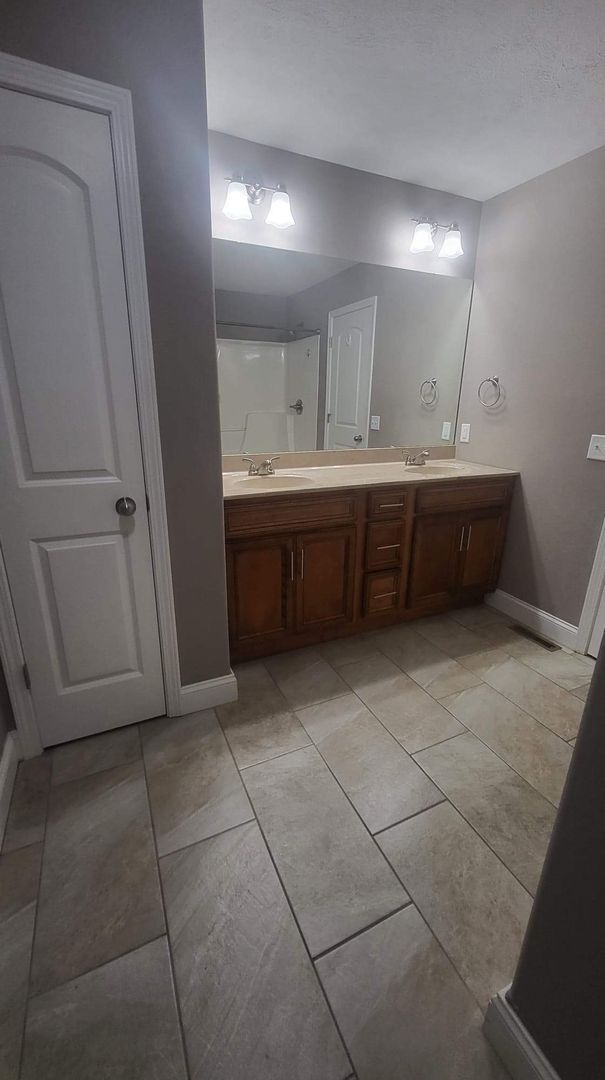 Building Photo - 4309 Castle Pines Dr