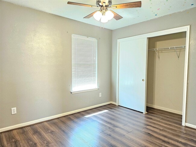 Building Photo - 18930 Larkspur Hills Dr
