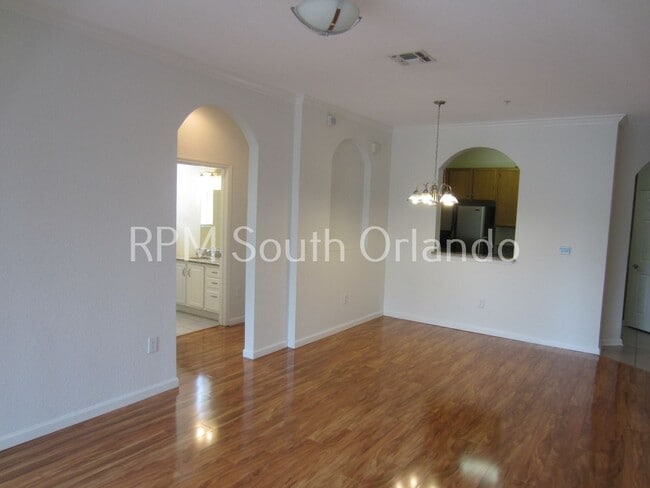 Building Photo - 8660 Buccilli Dr