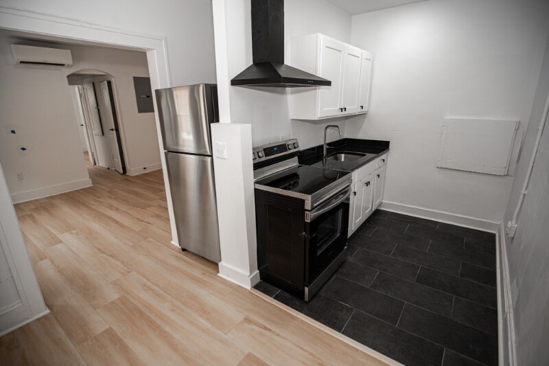 Building Photo - 1388 W 83rd St