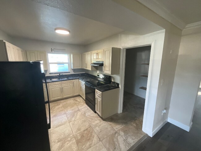 Building Photo - 10924 124th Ave N