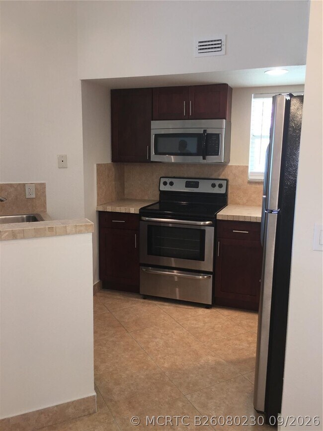 Building Photo - 12950 Vista Isles Dr