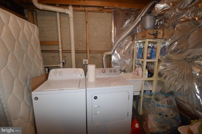 Building Photo - 25445 Morse Dr