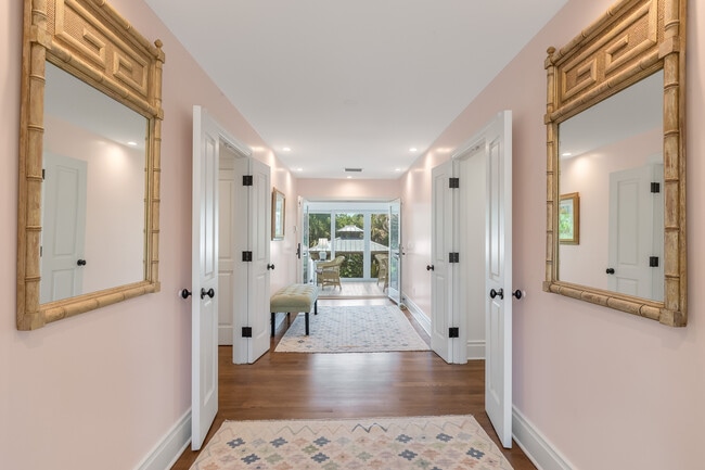 Building Photo - 360 Gasparilla St