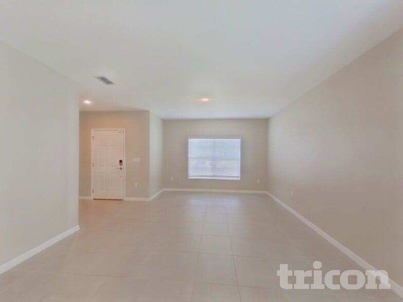 Building Photo - 220 Garnet Ave