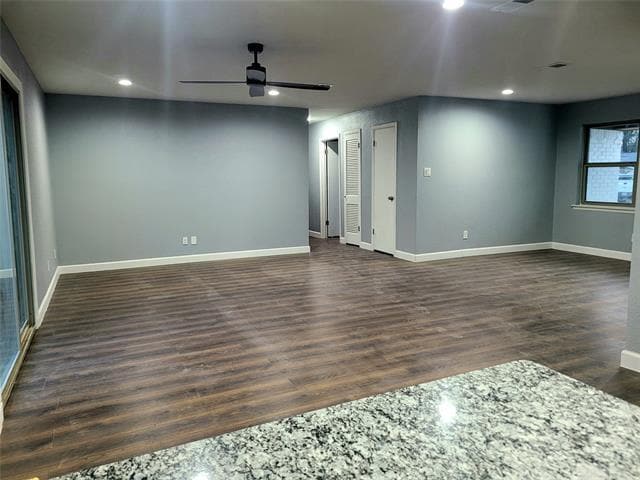 Building Photo - 812 Irwin Dr