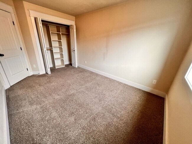 Building Photo - 2120 S Dorothy Ave
