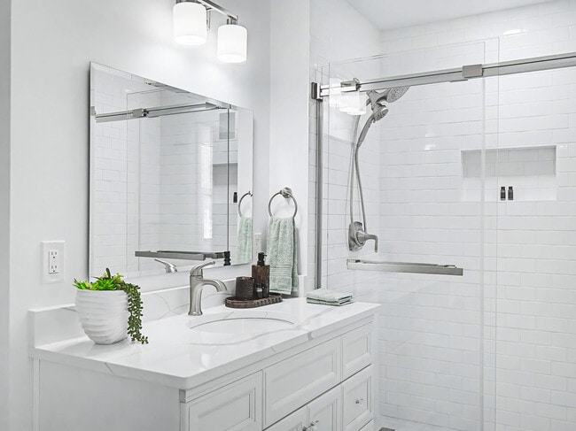 Building Photo - 28649 Jackson Rd