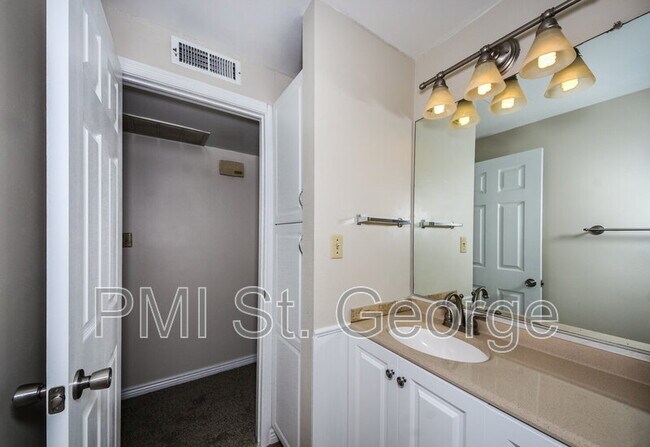 Building Photo - 210 E 600 S