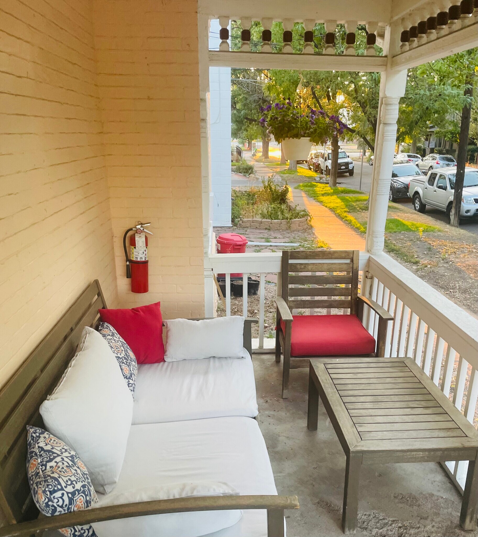 Building Photo - 147 N Sherman St