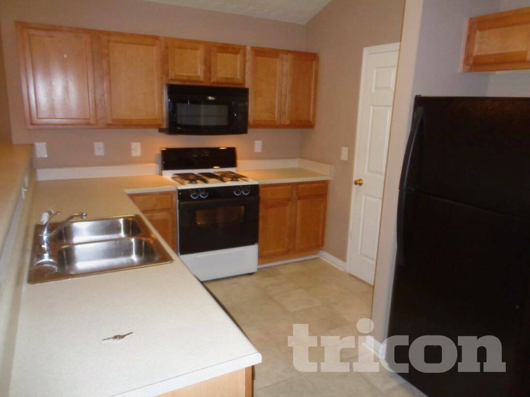 Building Photo - 613 Shadow Lake Dr