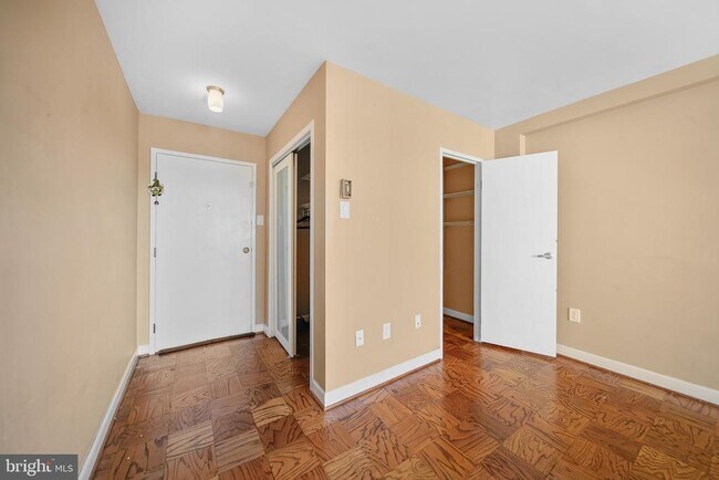Building Photo - 6641 Wakefield Dr