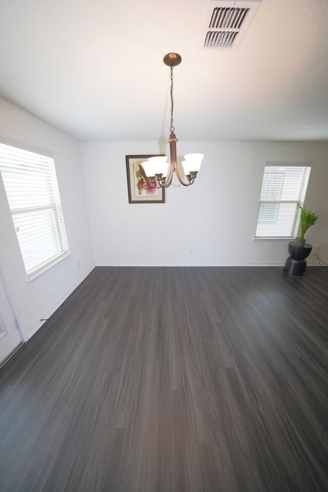 Building Photo - Beautiful Home Now Available in Miller Ran...