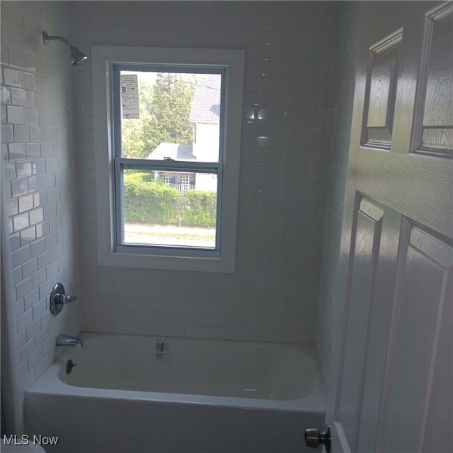 Building Photo - 12814 Arlington Ave