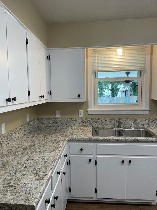 Building Photo - LOCATION, LOCATION Sherwood Park