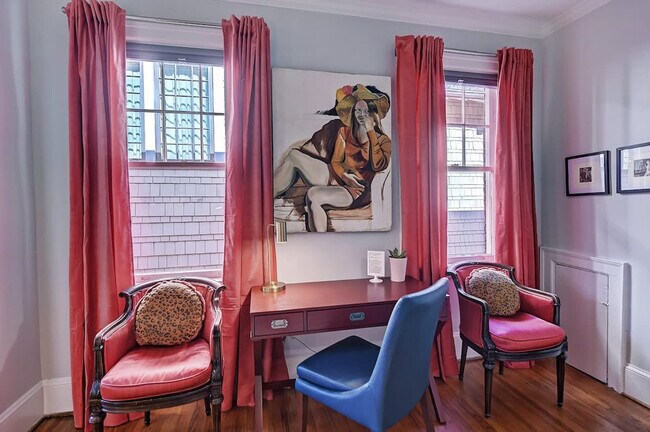 Building Photo - 518 Lamar Ave