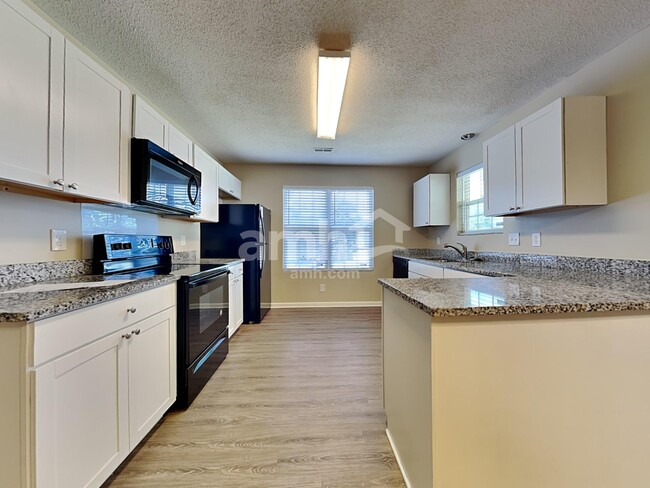 Building Photo - 131 Kingsbridge Dr